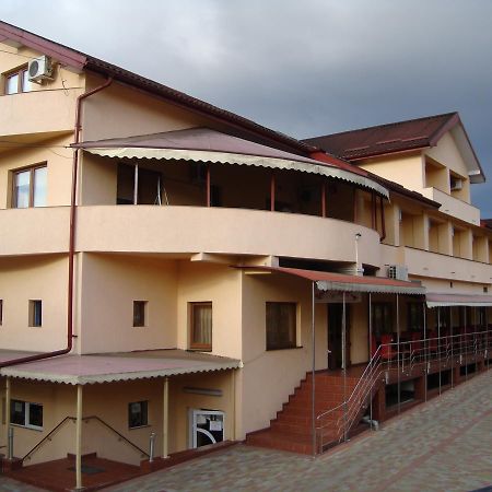 Hotel Martisorul Качика Экстерьер фото