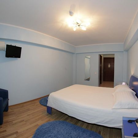 Hotel Martisorul Качика Экстерьер фото