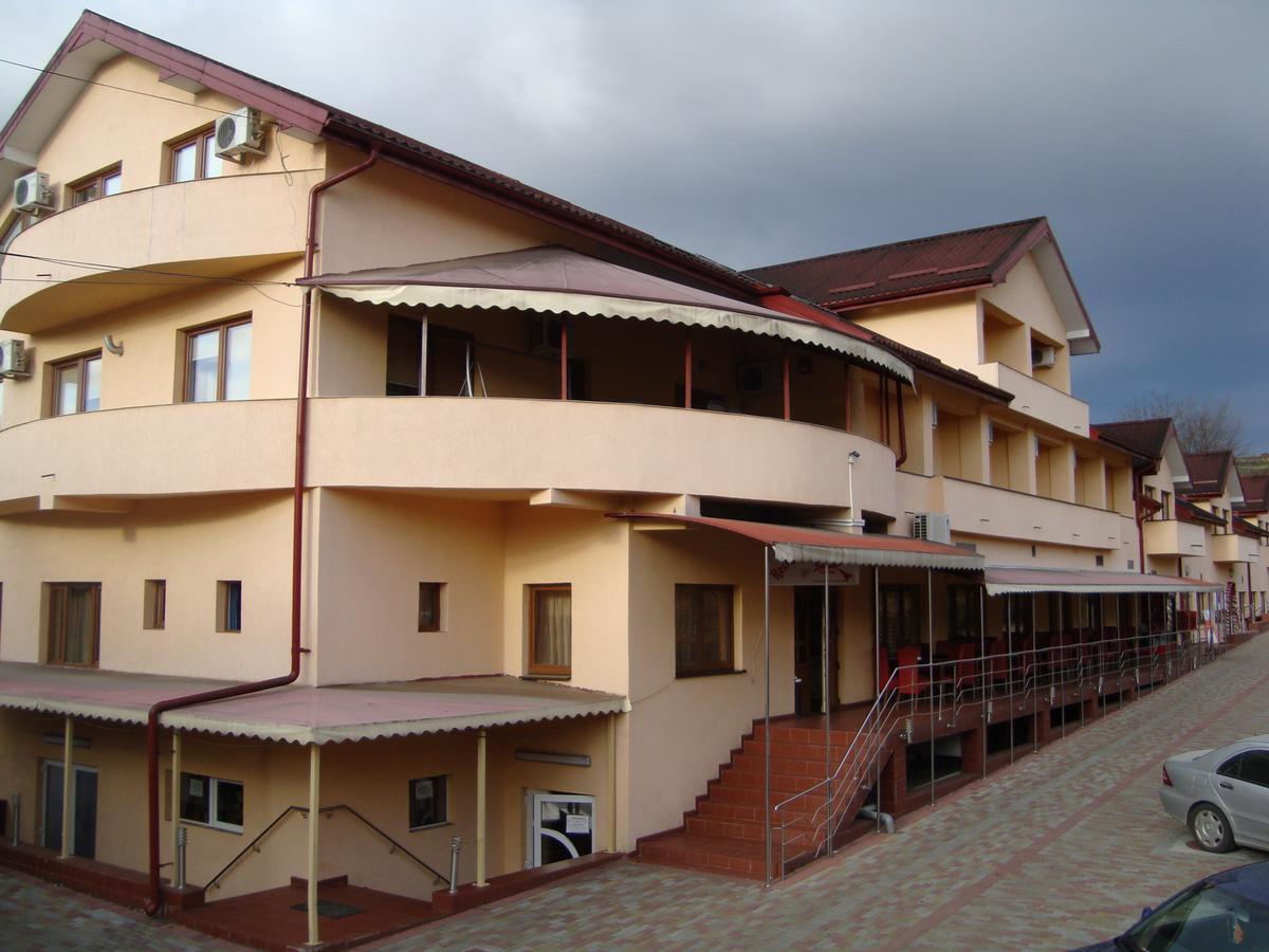 Hotel Martisorul Качика Экстерьер фото