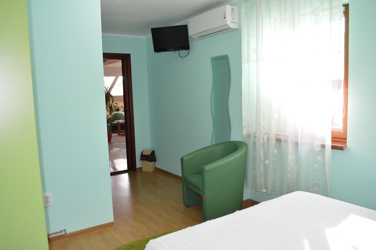 Hotel Martisorul Качика Экстерьер фото