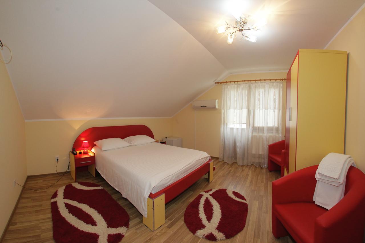 Hotel Martisorul Качика Экстерьер фото