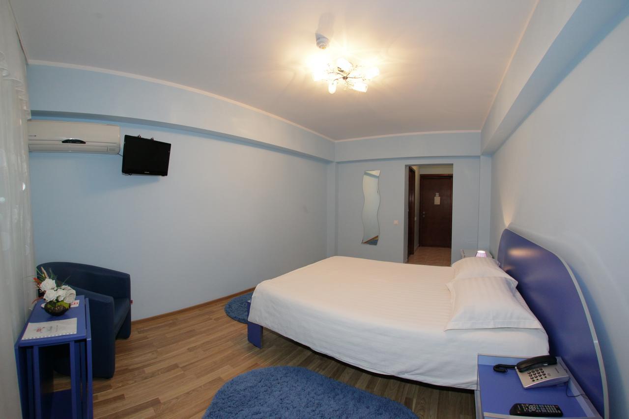 Hotel Martisorul Качика Экстерьер фото