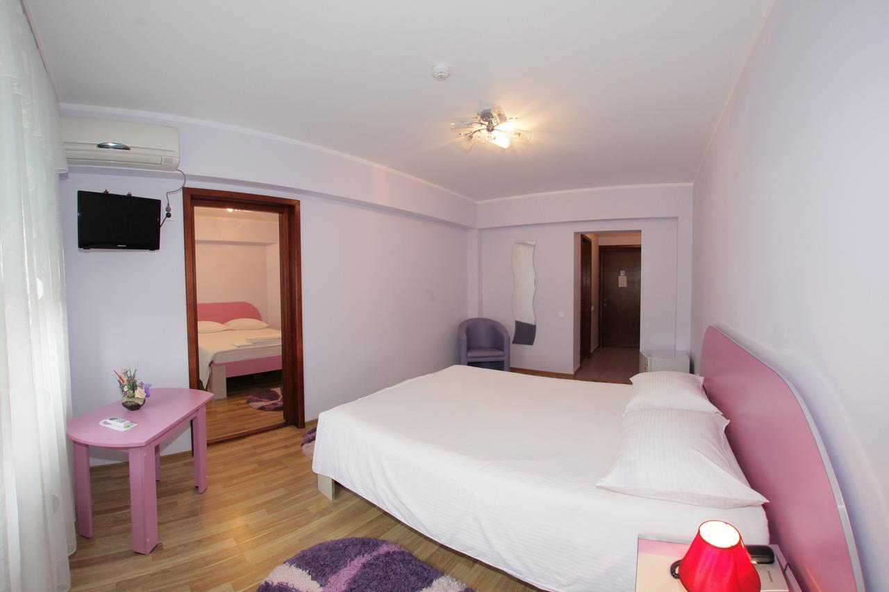 Hotel Martisorul Качика Экстерьер фото