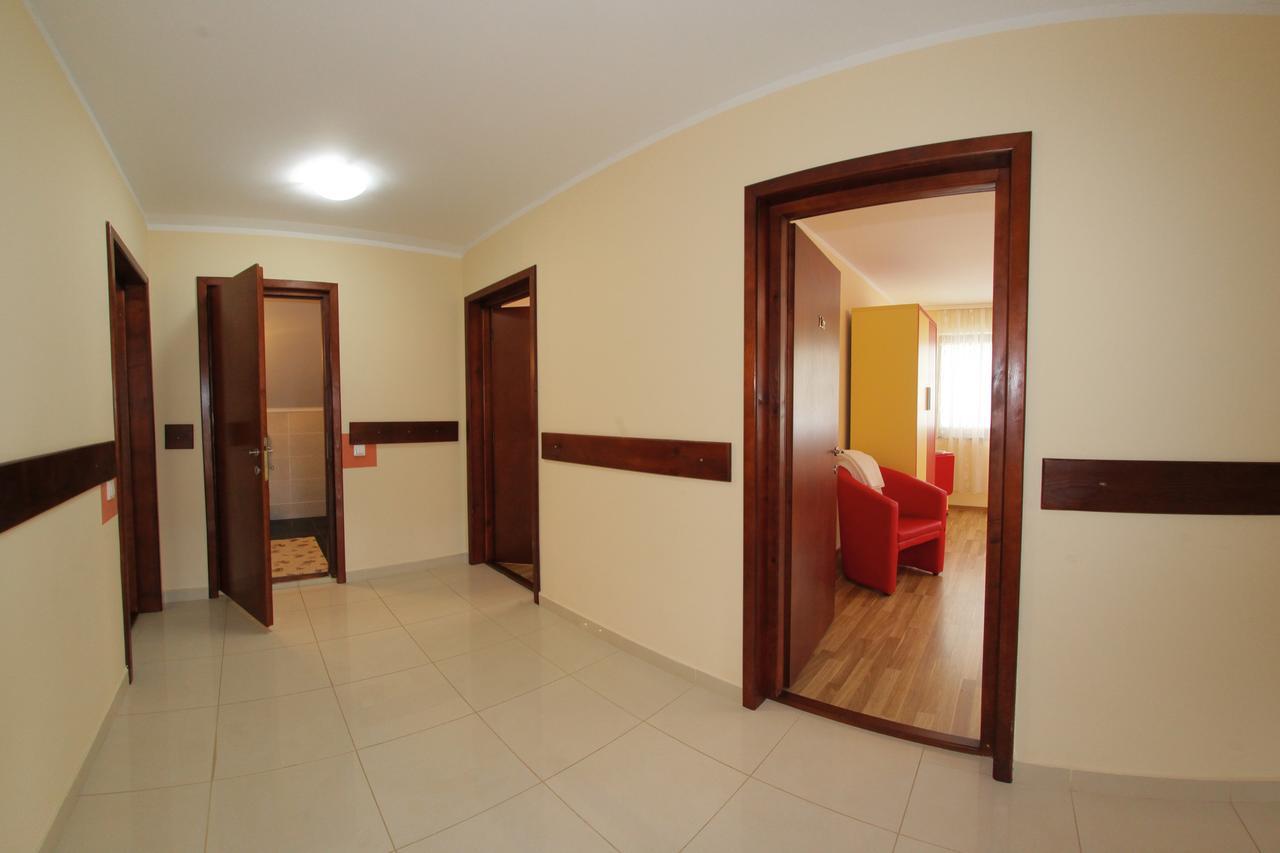 Hotel Martisorul Качика Экстерьер фото